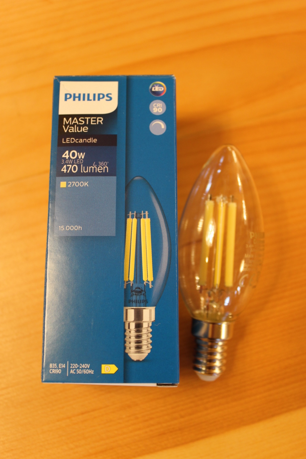 LED Leuchtmittel Philips / Glühbirne klar / dimmbar